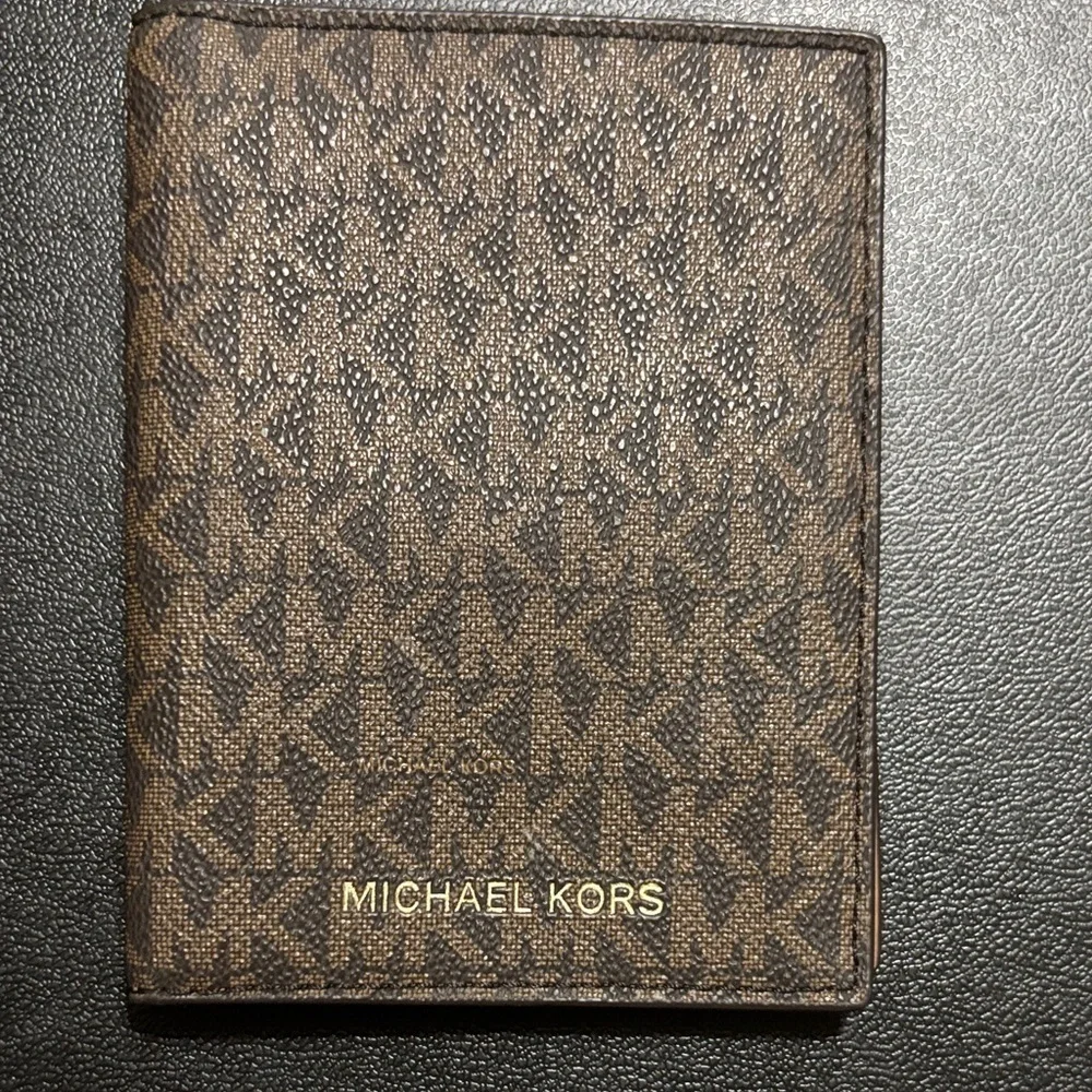Michael Kors Bedford Travel Passport Wallet